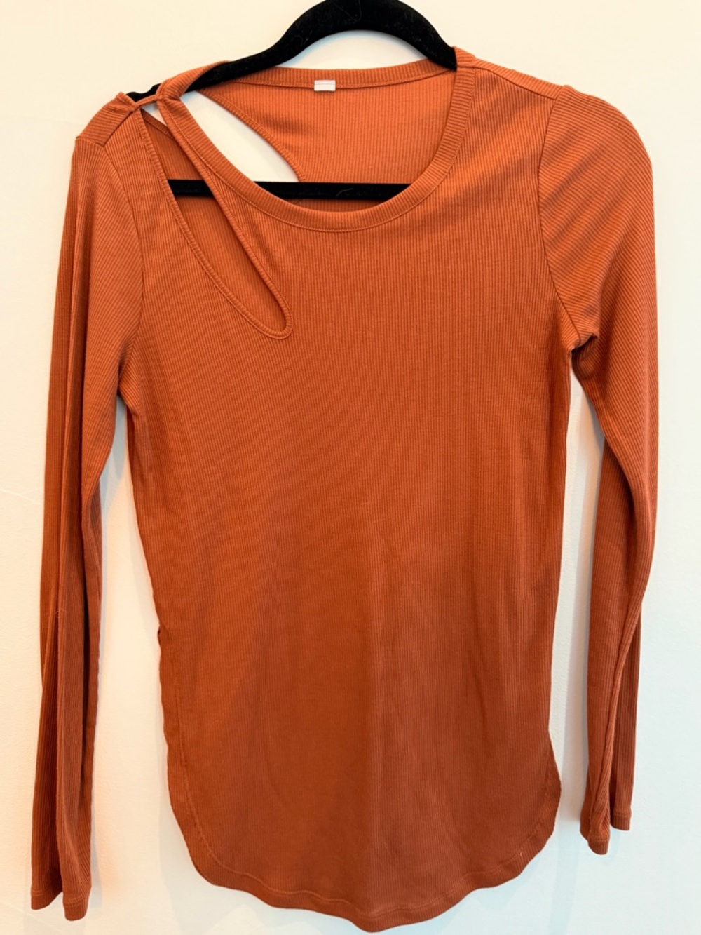 ALO Yoga Long Sleeve Cutout Top - Rust Orange